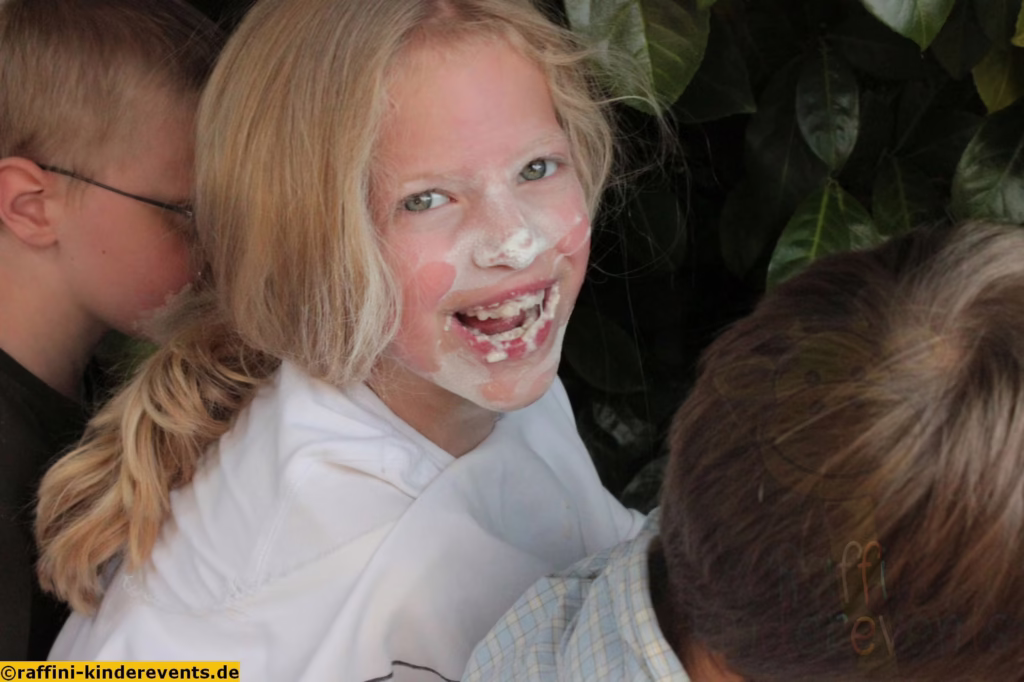 Geister Halloween Kinderparty