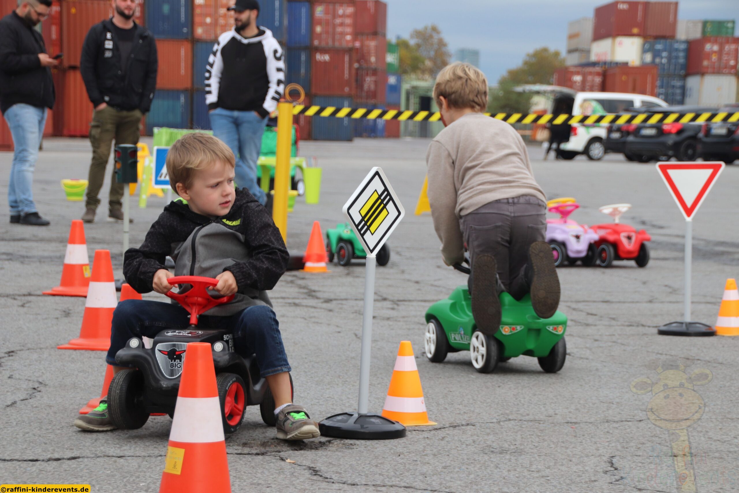 Bobby Car Rennen Strasse Kinder mieten