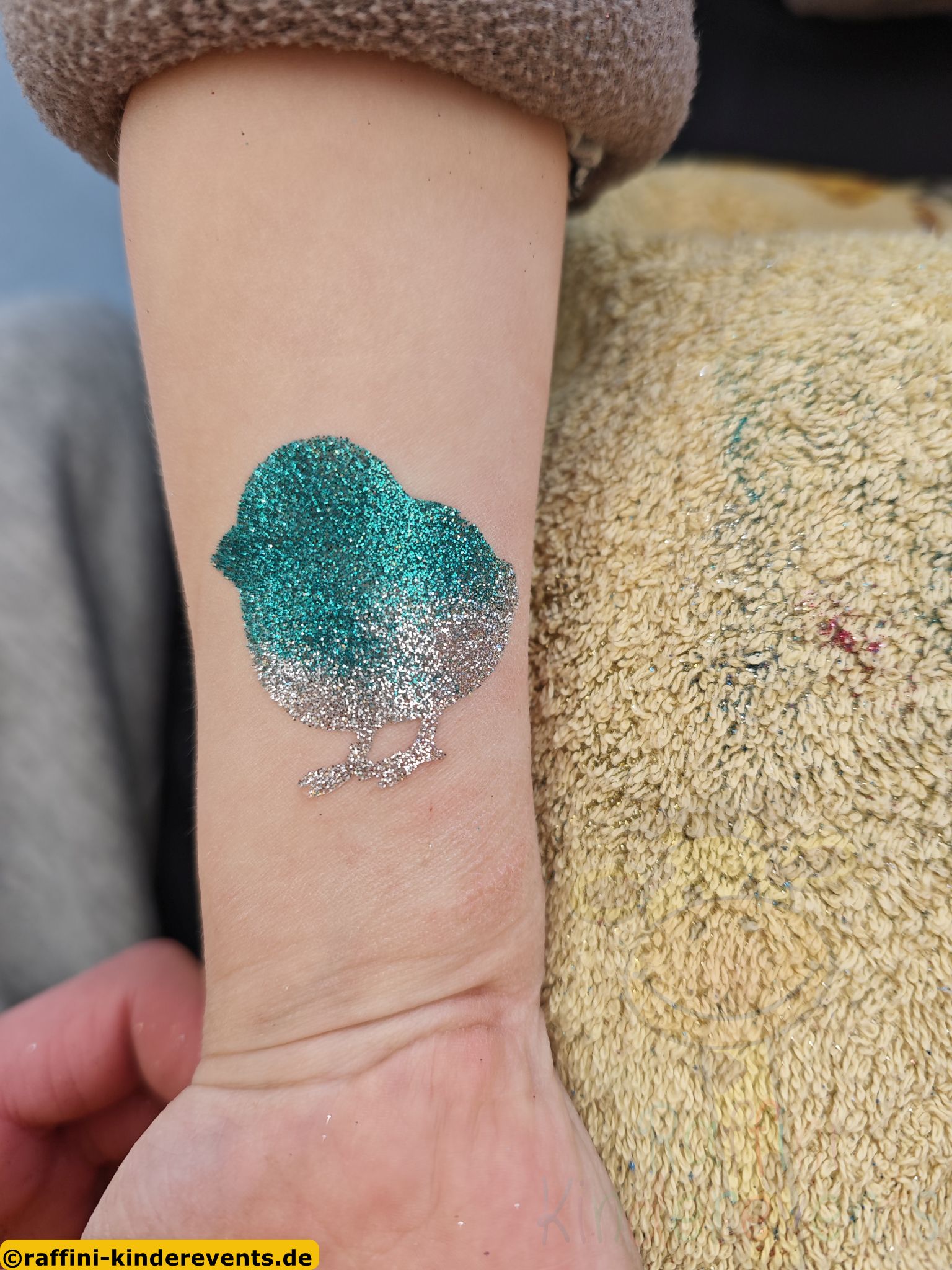 Glitzer Tattoos Ostern Mannheim buchen