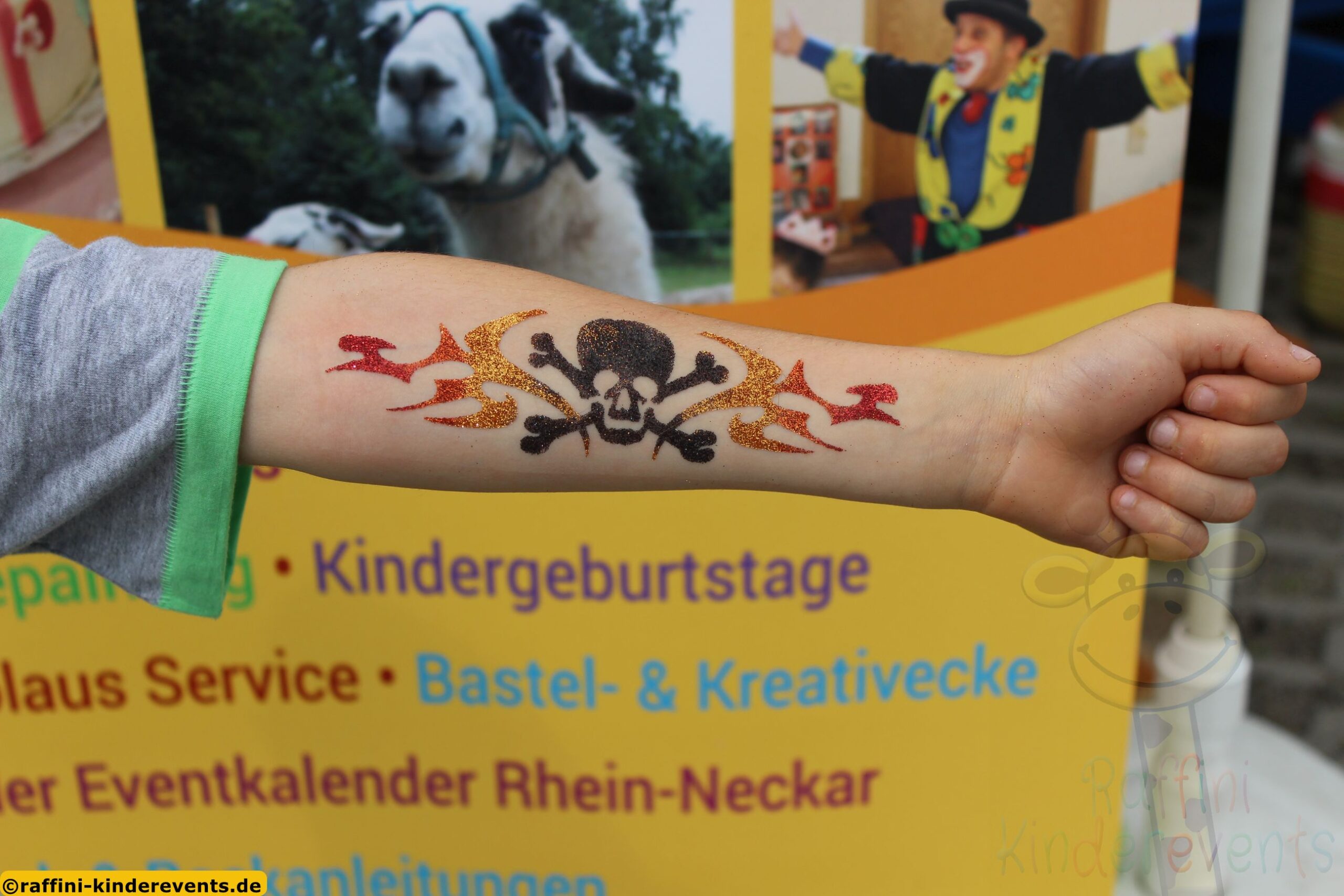 Glitzer Tattoos Piraten Party Speyer