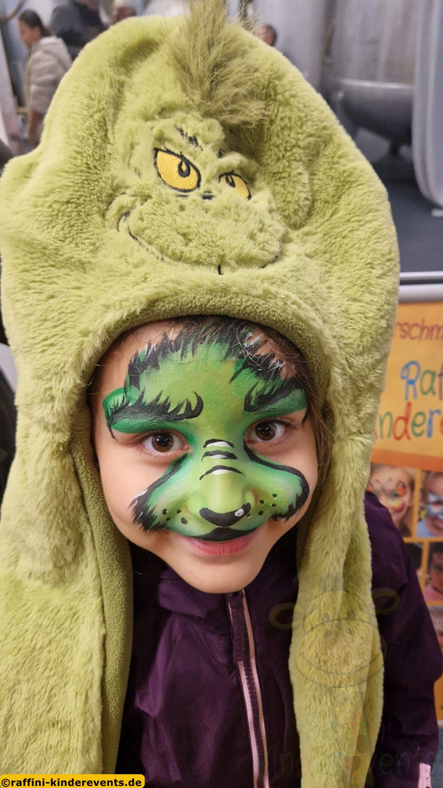 Grinch Kinderschminken Weihnachtsfeier