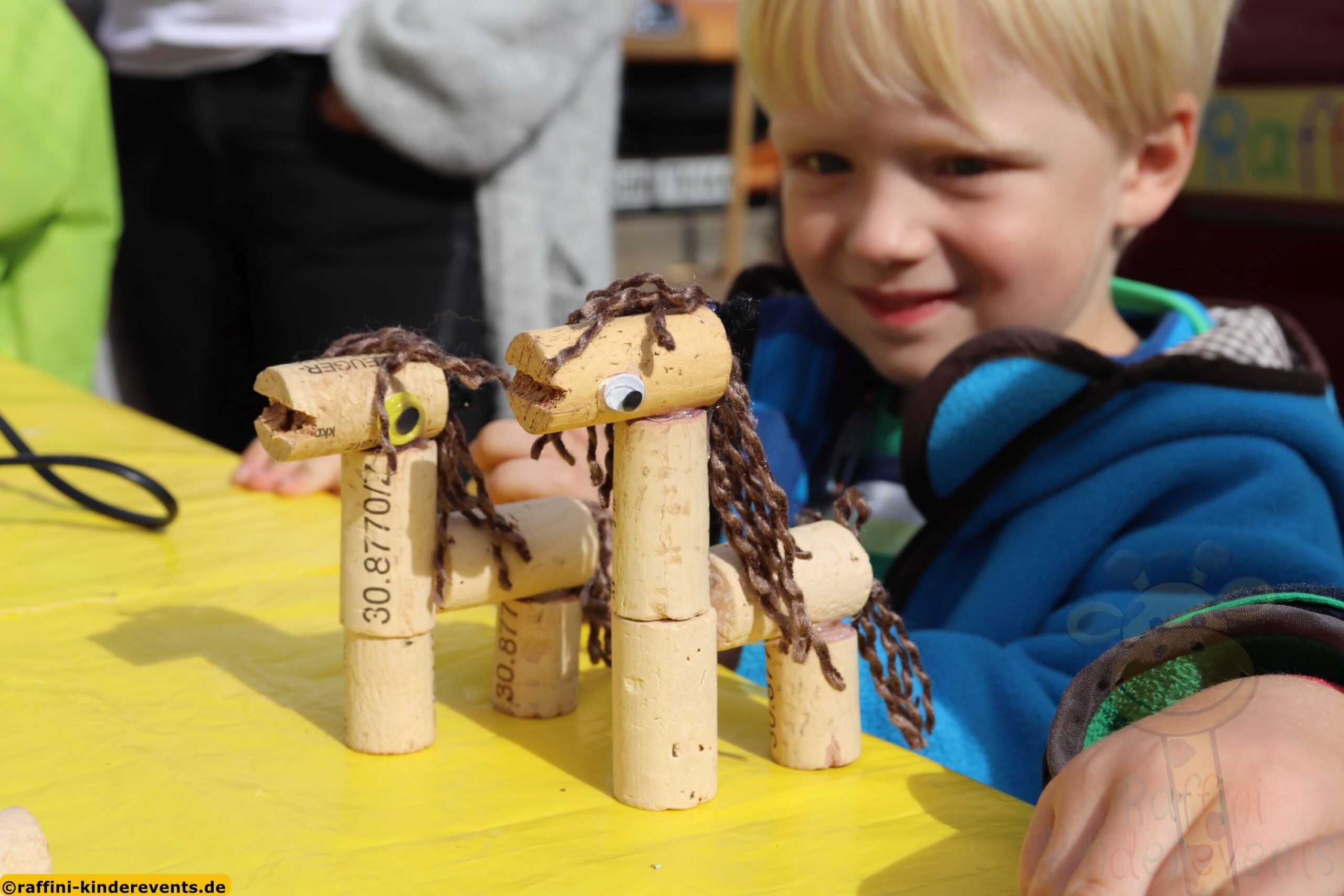Upcycling Basteln Korken Kinder